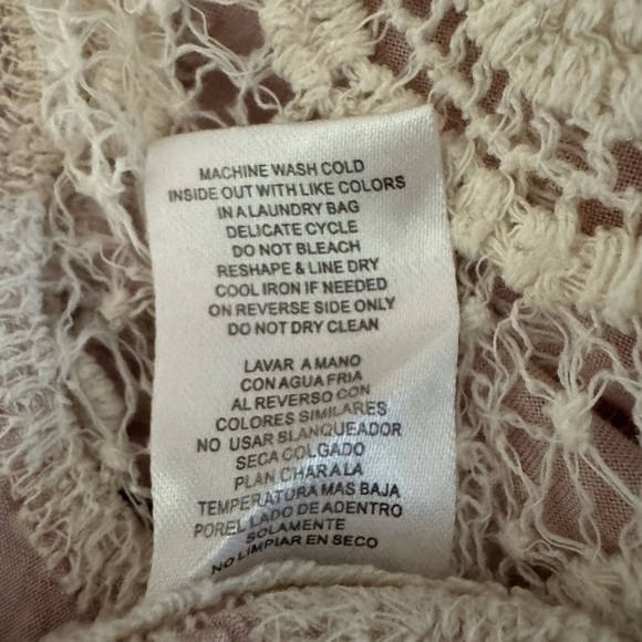 Wishful Park crocheted lace cold shoulder top EUC size L - Picture 5 of 7